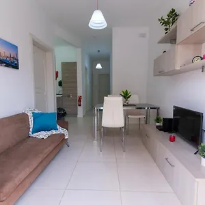 Seaside Cosy Maisonette @ - 2 Mins Walk From Sea Apartment